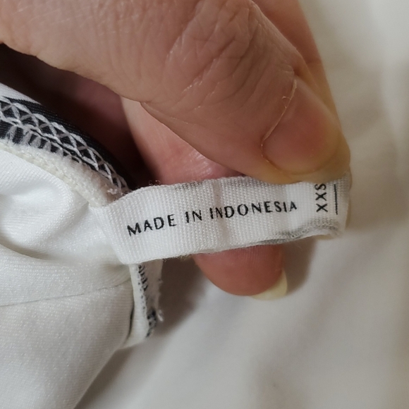 One Teaspoon Tank Style Striped Bikini Top - Picture 8 of 8